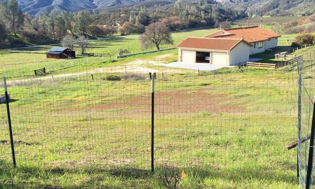 Paicines House | Pinnacles Ranch - Closest to the Park (2 miles to East Entrance)