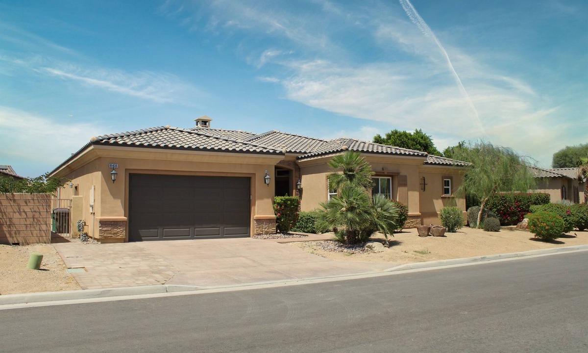 La Quinta House | Polo Pointe