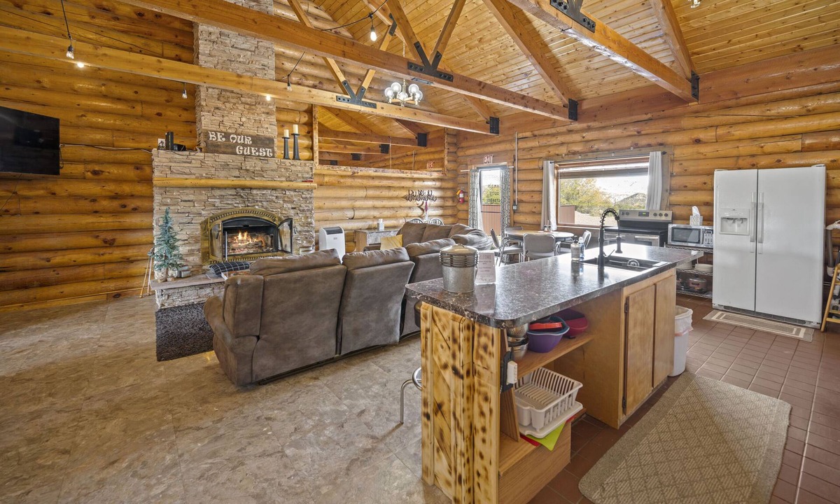 Escalante House | Ponderosa Inn
