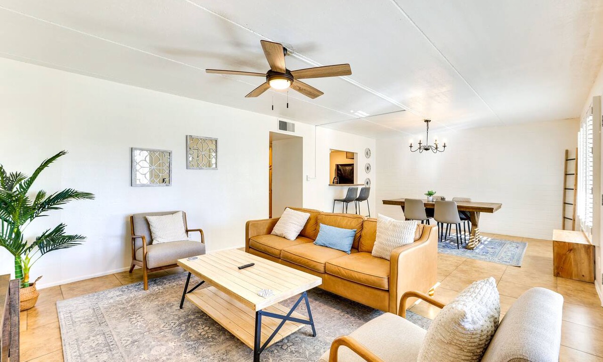 Litchfield Park Condo | Pool Access! Family Retreat in Old Litchfield Park