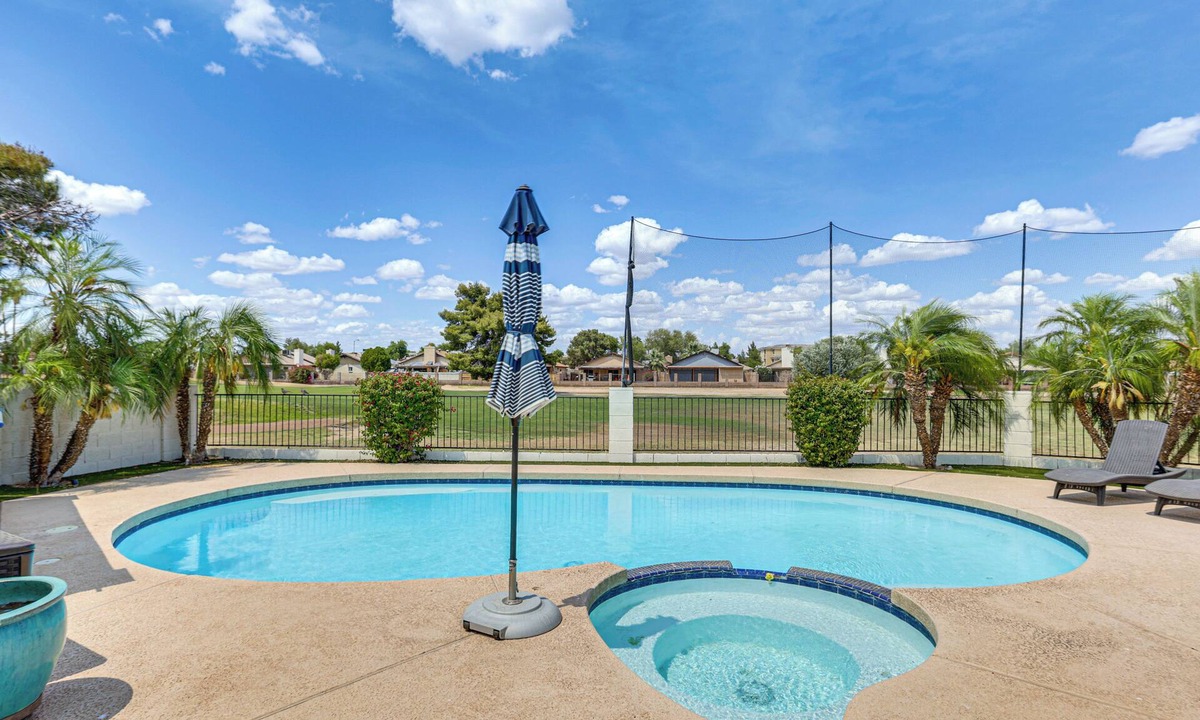 Country Meadows House | Pool & Mini Putting Green! Peoria Desert Oasis