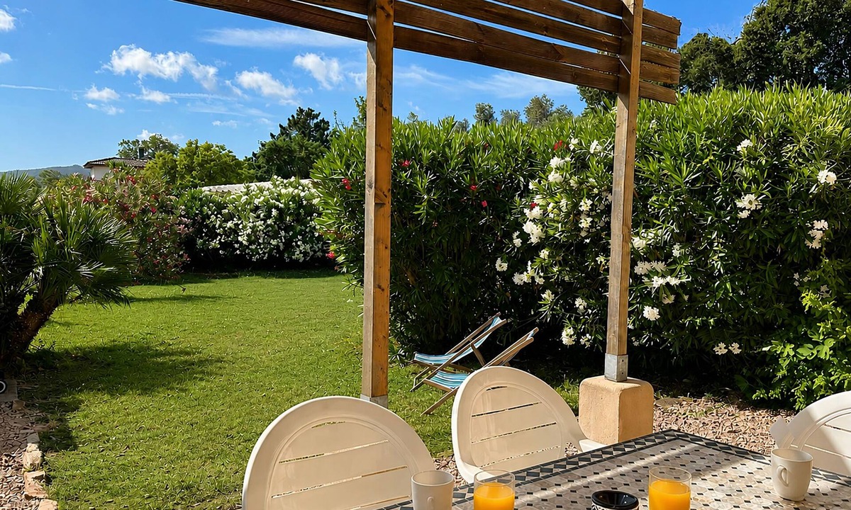 Arca House | Porto-Vecchio, T3 with 2 SdB/WC, Large garden, quiet, Clim, Wifi.