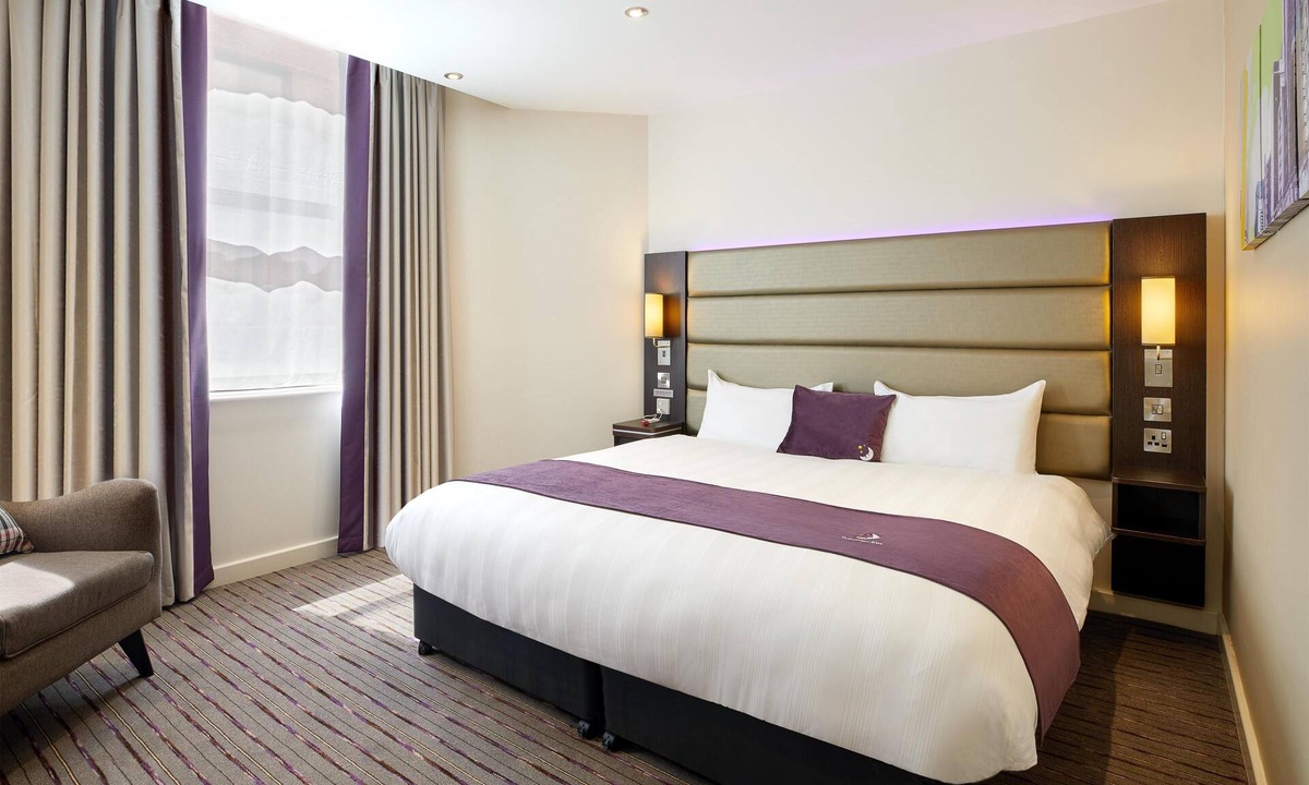 Ower Hotel | Premier Inn Southampton West