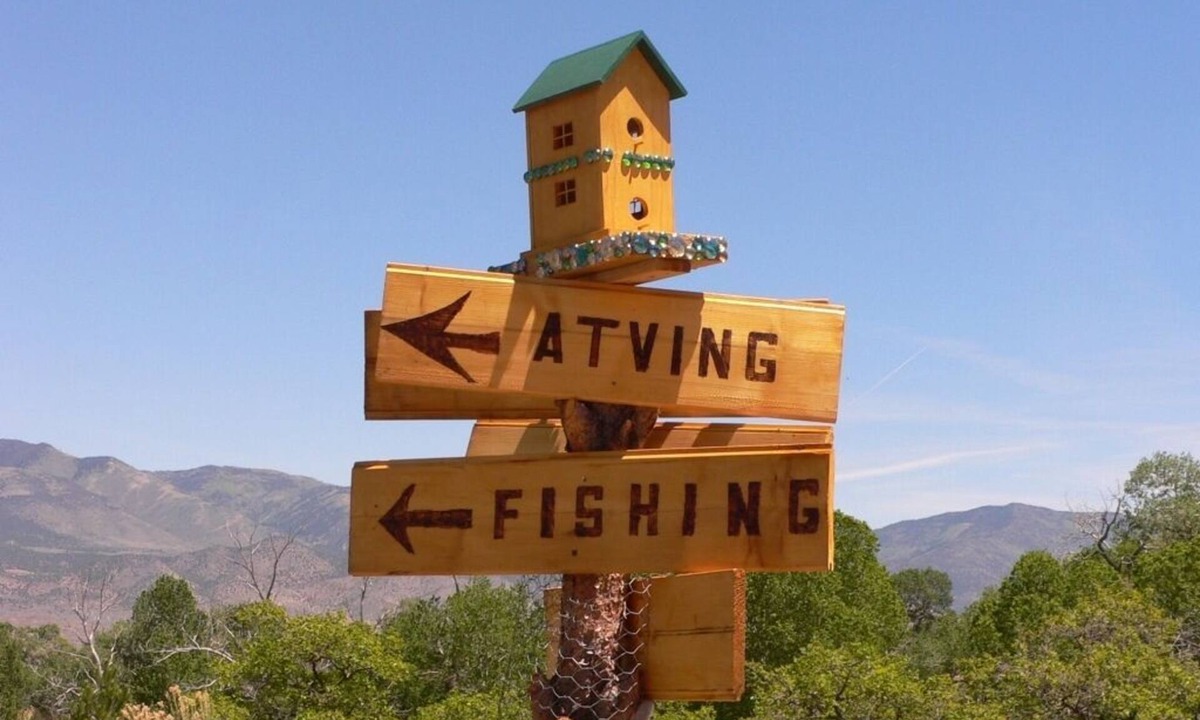 Marysvale RV Rental | Premium full-hookup drive-through RV 1 space with direct access to Paiute Trail