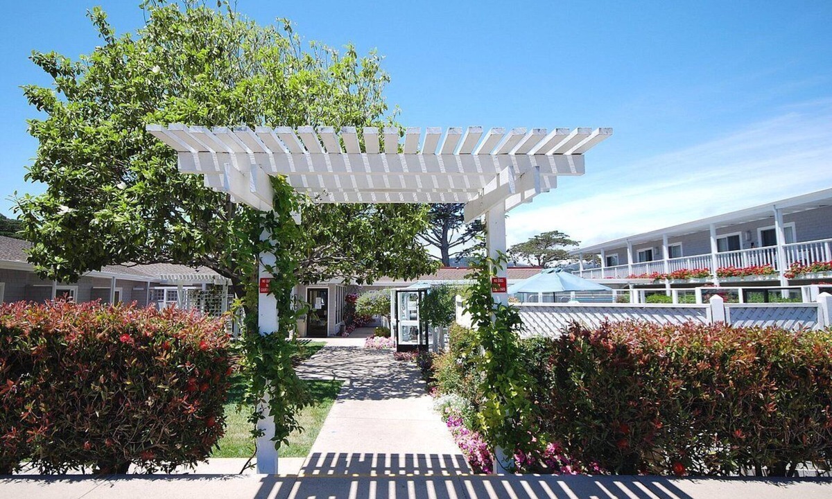 Downtown Monterey Cabin | Premium King Fireplace Room Walking Distance from the Beach!