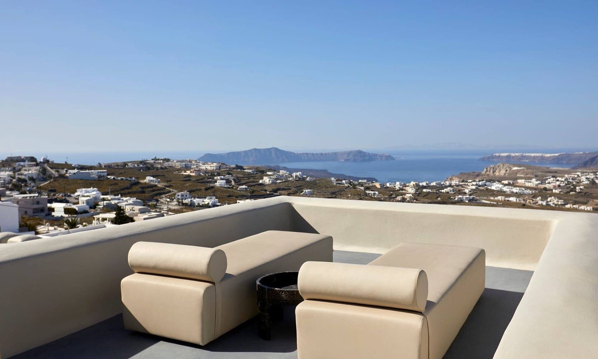 Santorini Villa | Premium Santorini Apartment | 1 Bedroom Suite | Apartment Grim
