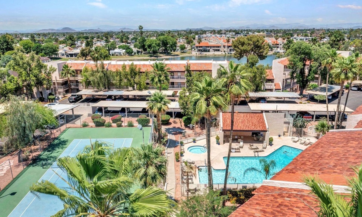 Lake Biltmore Village Condo | Presidential Suite, two bedroom the best views