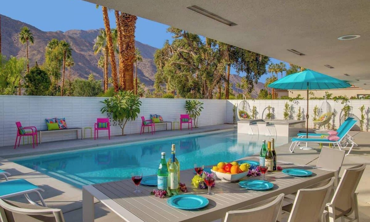 Indian Canyon House | Pretty in Pink @ Indian Canyons # StayHere