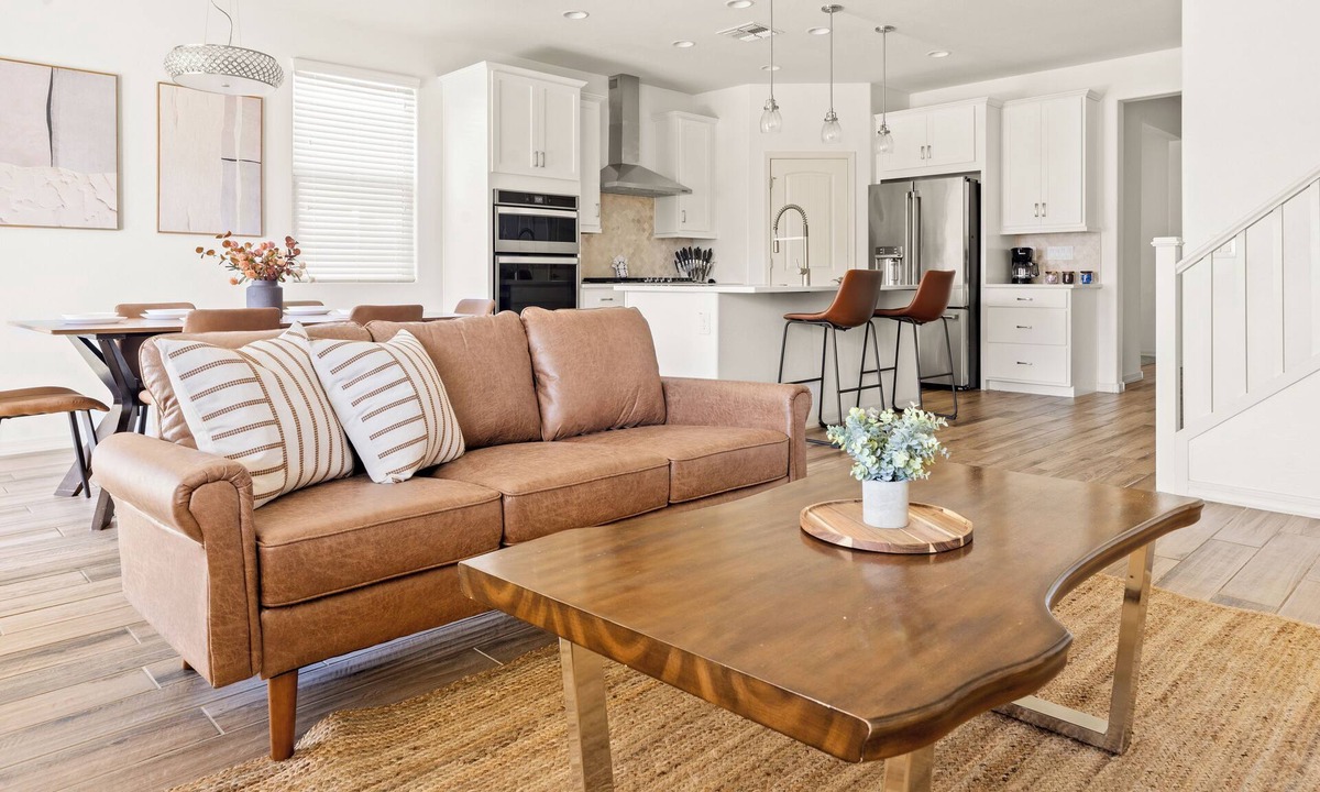 South Mountain House | Prime PHX - Mins f/Airport | 5BR | Ext Stay!