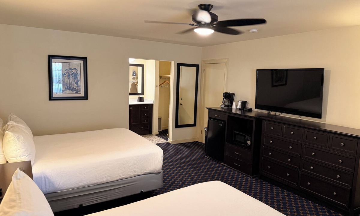 Williamsburg Hotel | Princess Anne Hotel, SureStay Collection by Best Western