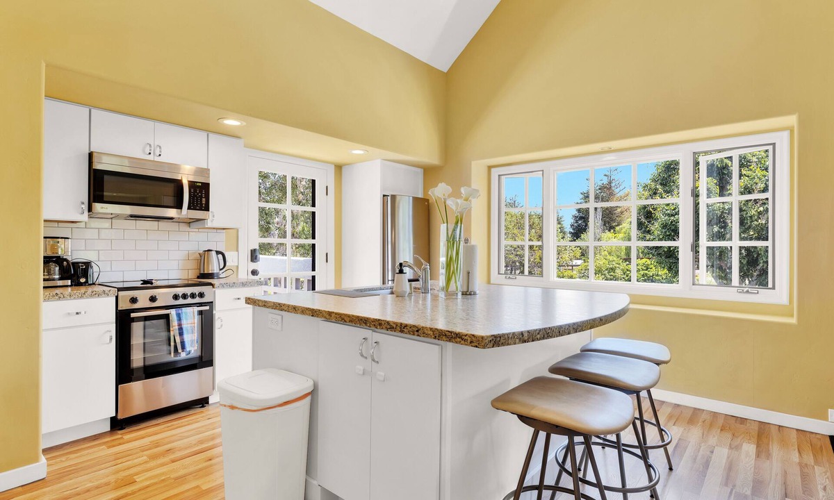 Fairbanks Ranch Apartment | Private 2 Bedroom/1 Bath Apartment - Secluded 2 acre Estate/Orchard