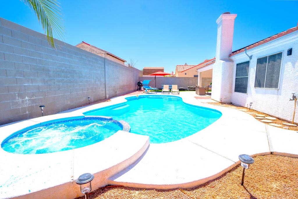 North Las Vegas House | Private Guestrooms OR Entire Home Rental in North Las Vegas