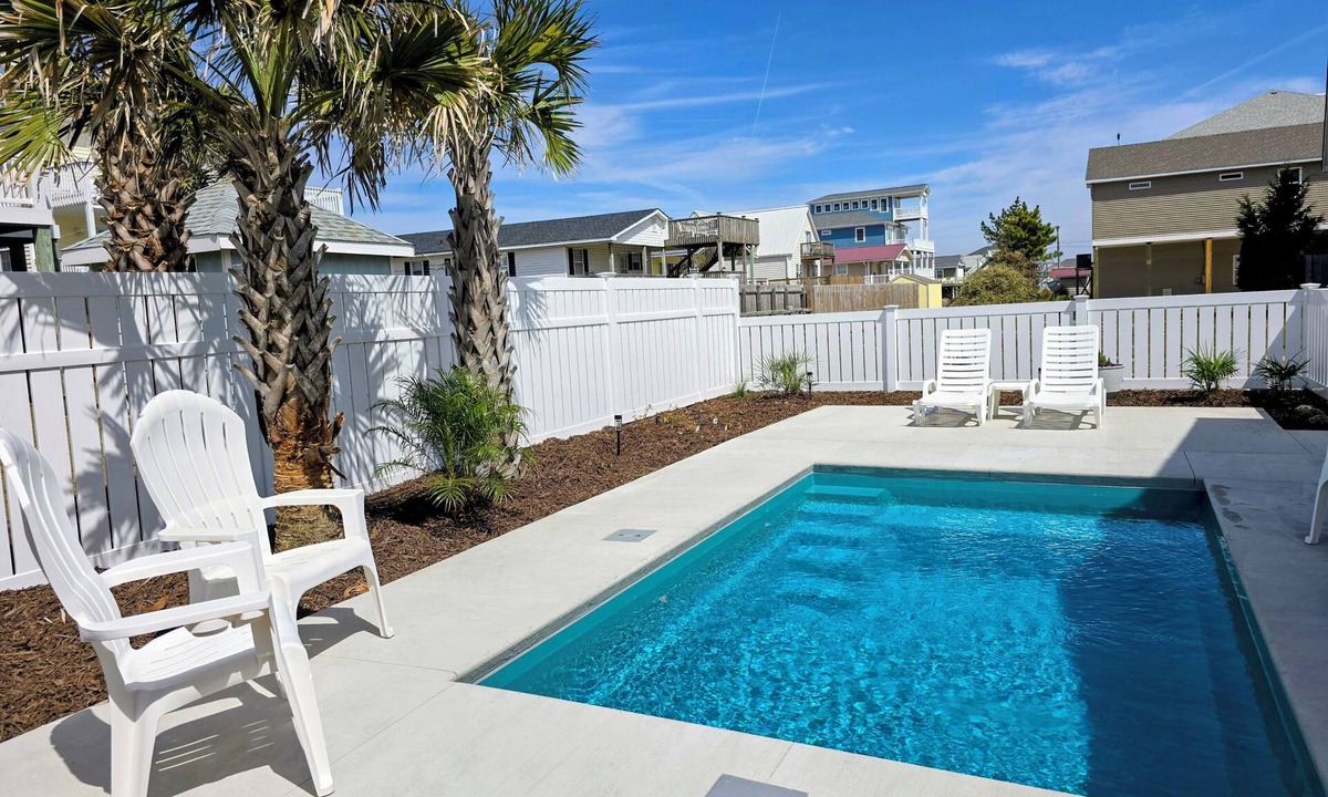 Surf City House | Private Heated Pool - Gorgeous Cottage - Game Room - 2 min from Beach