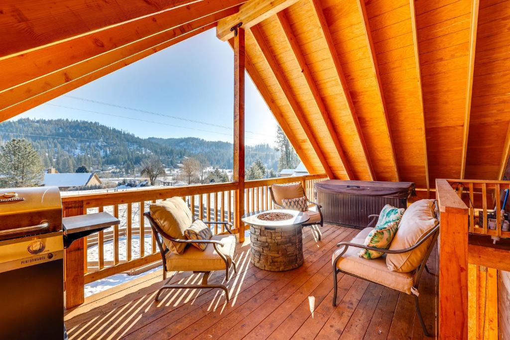 Garden Valley Apartment | Private Hot Tub & Mtn Views: Garden Valley Apt!