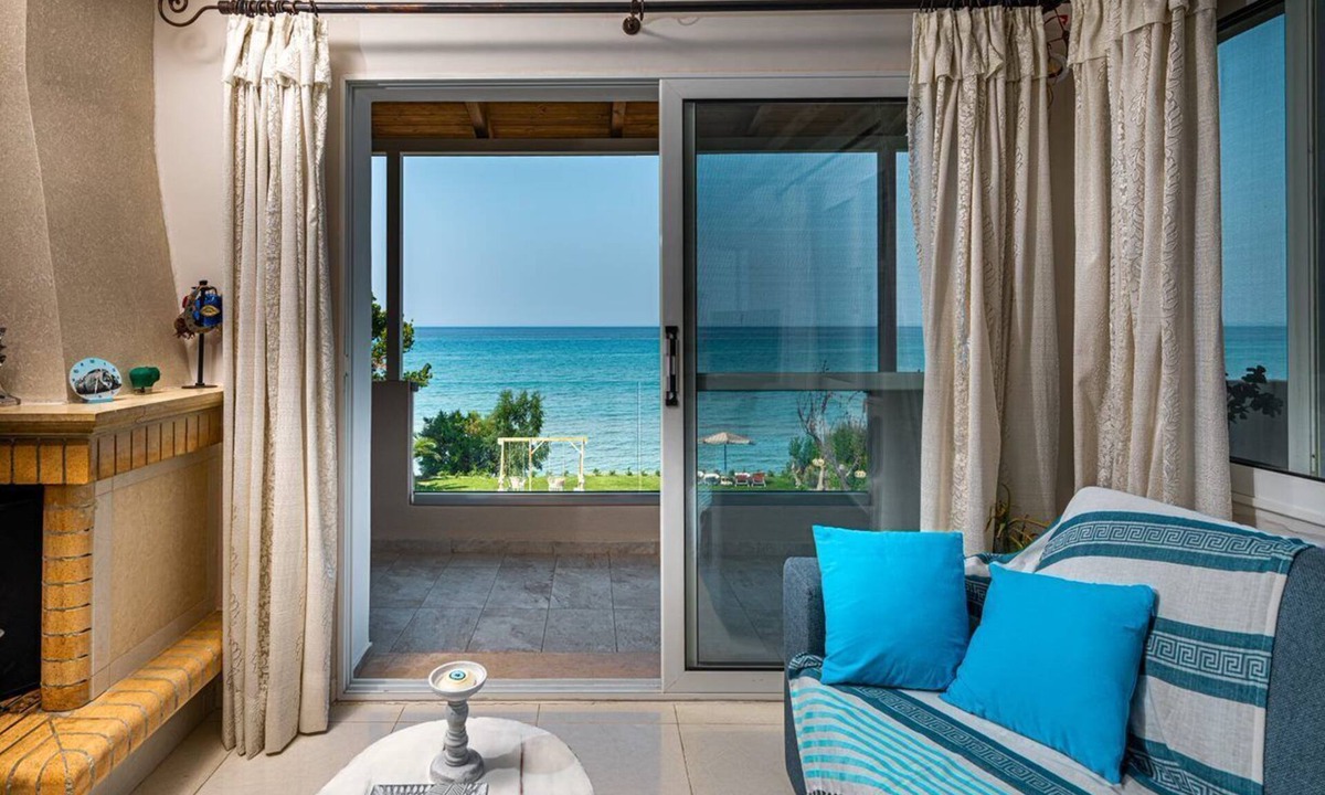 Alonia House | Private house withing few steps from the beach!