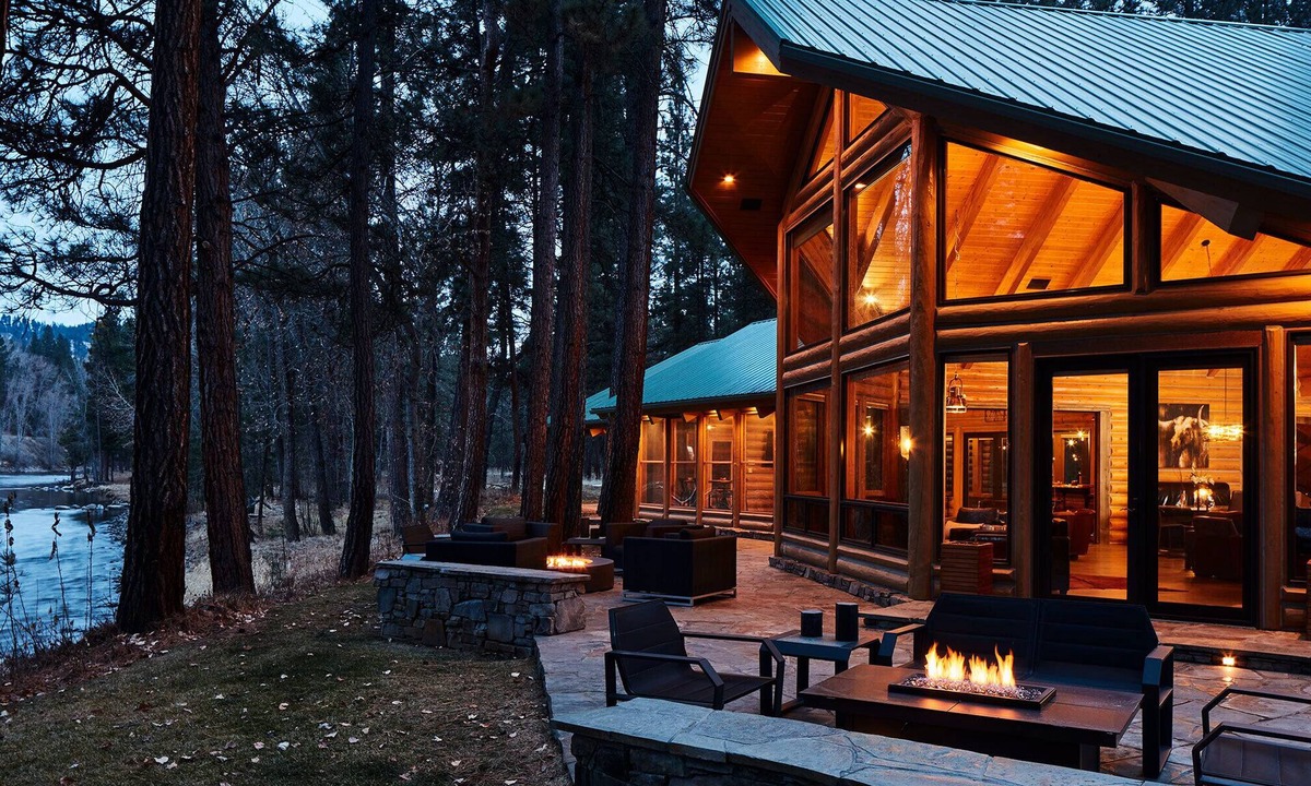 Grantsdale Cabin | PRIVATE LUXURY RIVERFRONT LODGE AND CABINS ON THE BITTERROOT RIVER