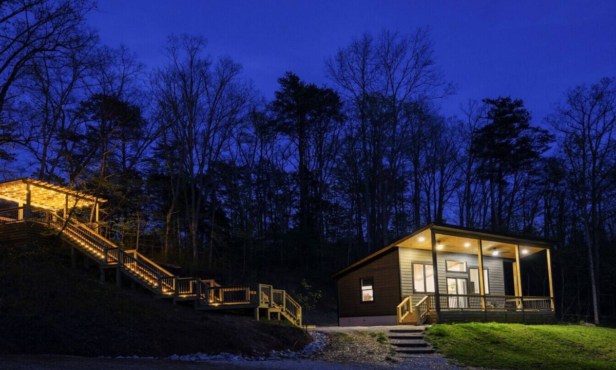 Stanton Cabin | Private Mountain Top | Romantic Retreat | Hot Tub