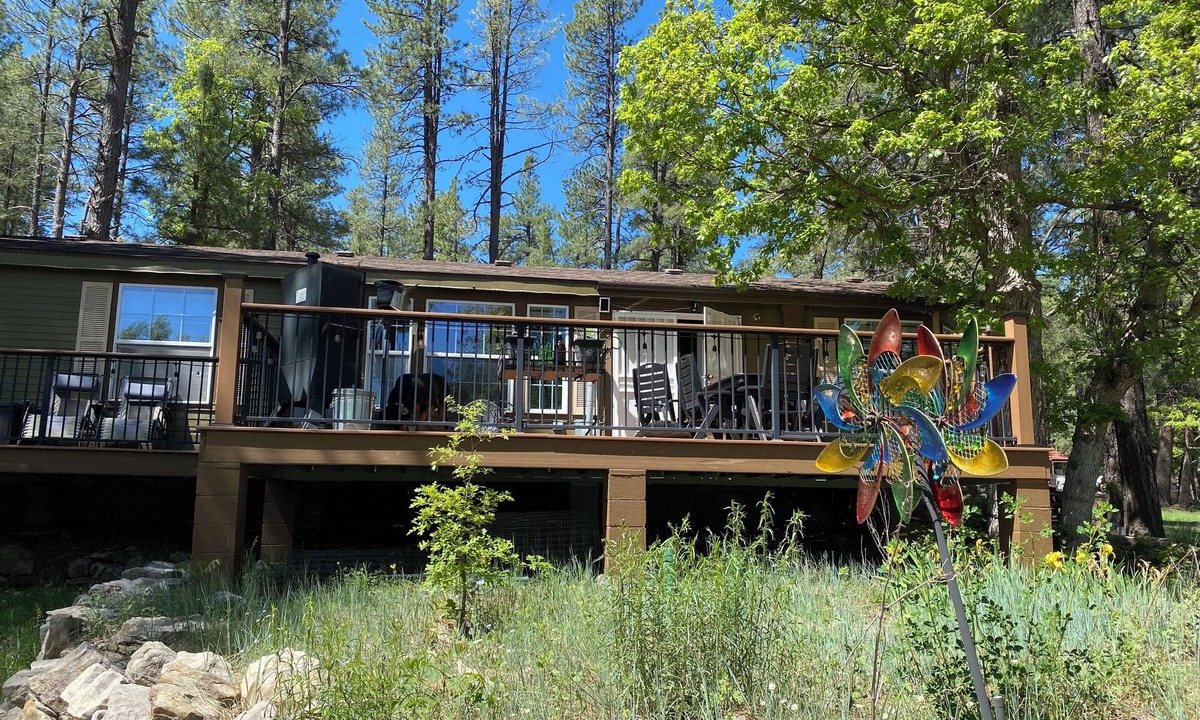 Payson House | Private Peaceful Cabin - 3 Bd 2 Ba home - Private Deck, Jacuzzi, Pets Welcome!