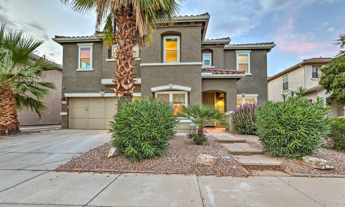 Gilbert House | Private Pool & Hot Tub: Family Home in Gilbert