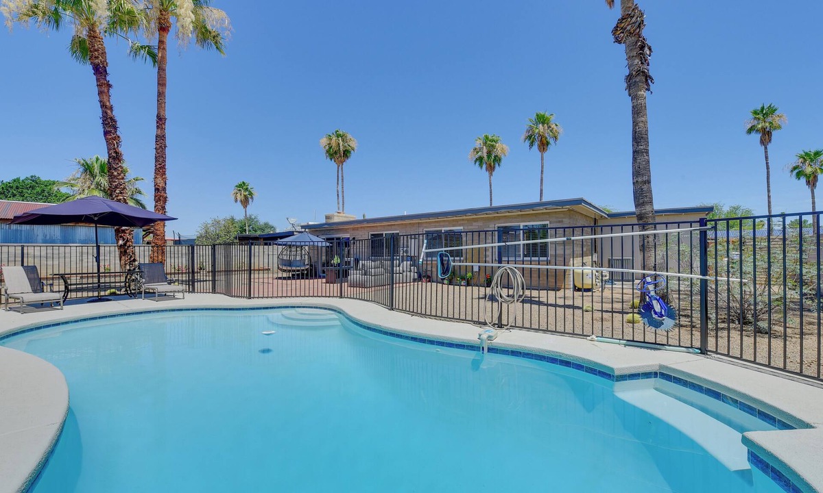 Metropolitan House | Private Pool Retreat Near Tucson Attractions
