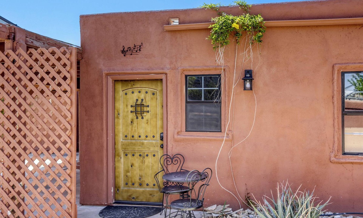 Centennial Hills Cottage | Private Retreat In Northwest Las Vegas For A Single Or Couple