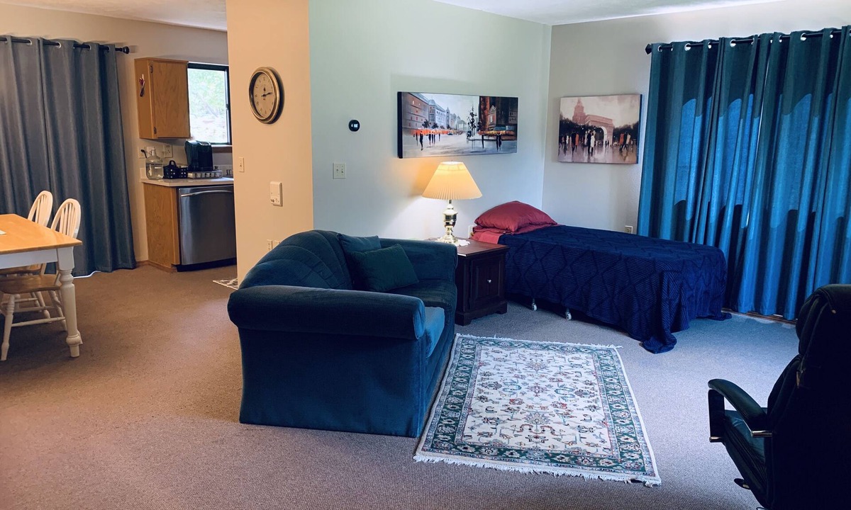Spokane Apartment | Private Spacious Apartment in Quiet, Safe, Cozy neighborhood - NO STAIRS!