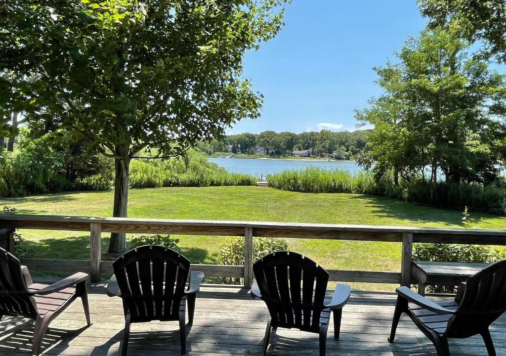 Southold House | Private Waterfront home Dock Kayak walk to Southold, near Greenp