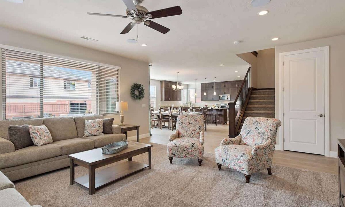 Santa Clara House | PVZ105| Across Water Park * Pvt Hot Tub * Arcades