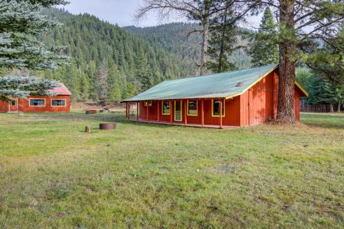 De Borgia House | Quaint DeBorgia Retreat: Black Diamond Guest Ranch