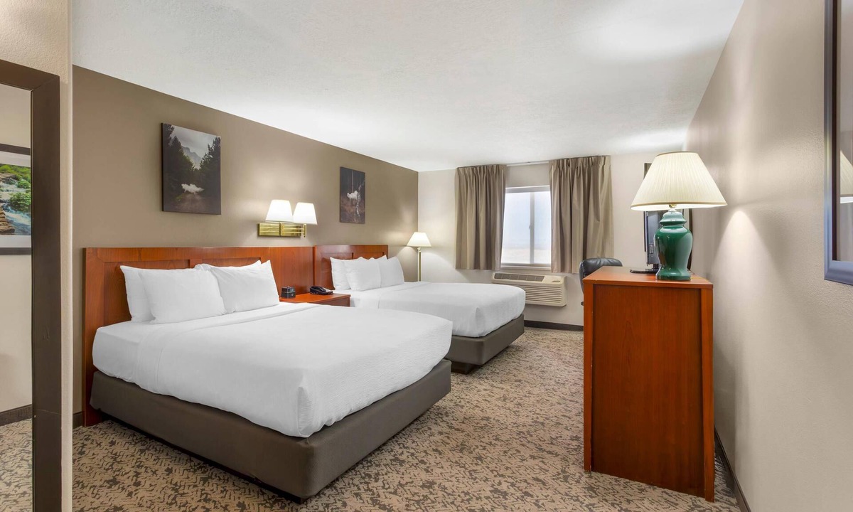 Fillmore Hotel | Quality Inn & Suites Fillmore I-15