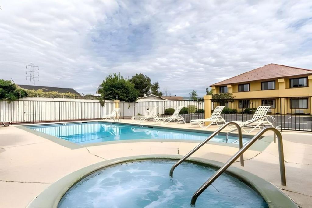 Gilroy Hotel | Quality Inn & Suites Gilroy