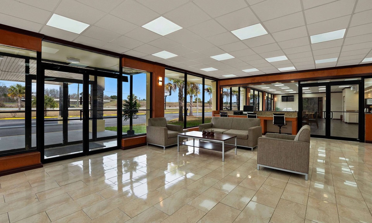 Yemassee Hotel | Quality Inn Yemassee - Point South I-95