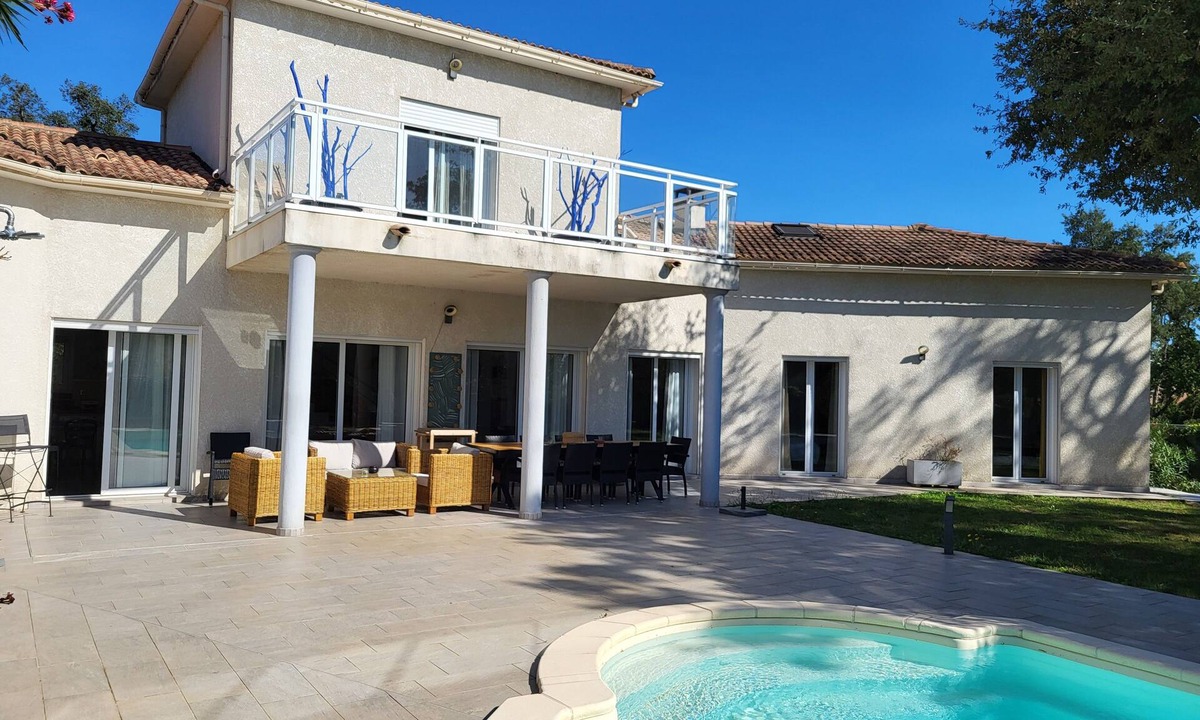 Morta Villa | Quiet, air-conditioned villa with private pool 5 minutes from sea and mountains.