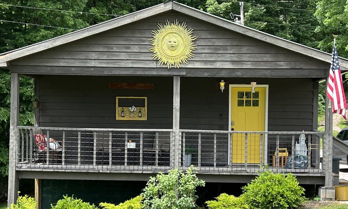 Wellington Cabin | Quiet-cabin near Red River Gorge and Cave Run Lake Minutes to Sunset Ridge Venue