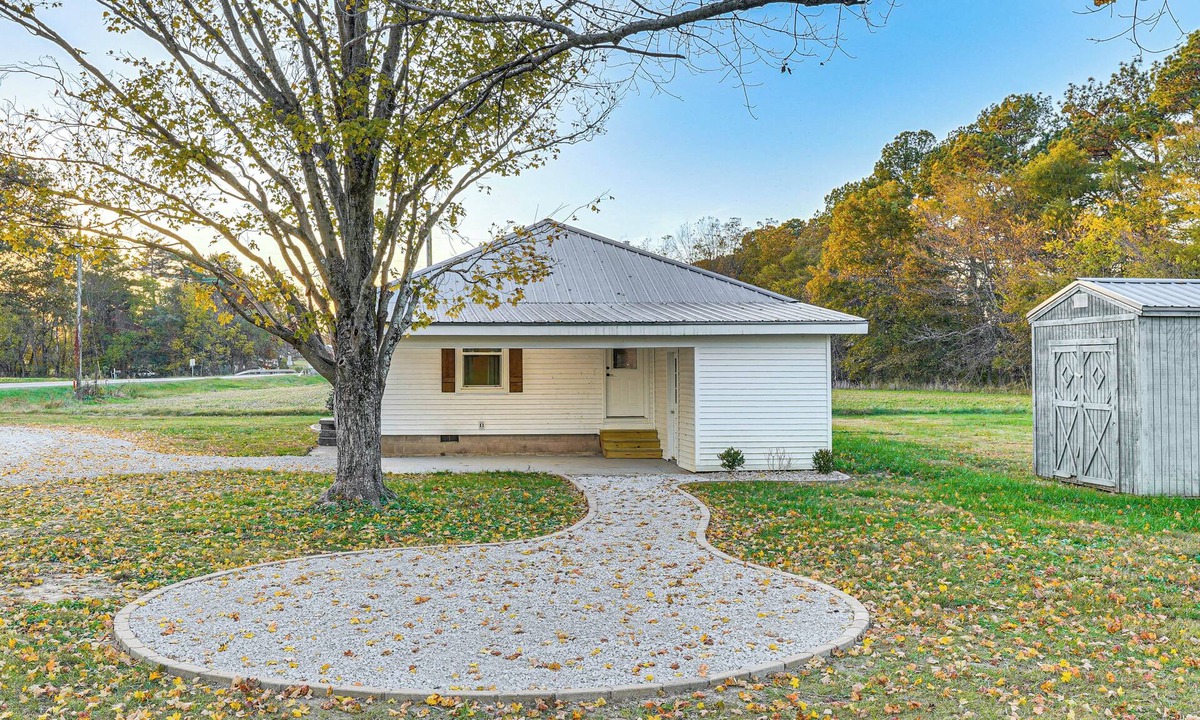 Cunningham House | Quiet Country Stay: Modern Home Near Paducah