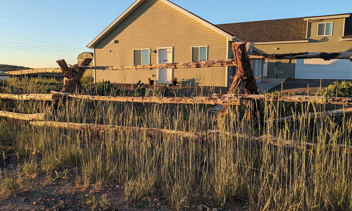 Enoch House | Quiet living near Brian Head, Zion, Bryce Canyon, and more!
