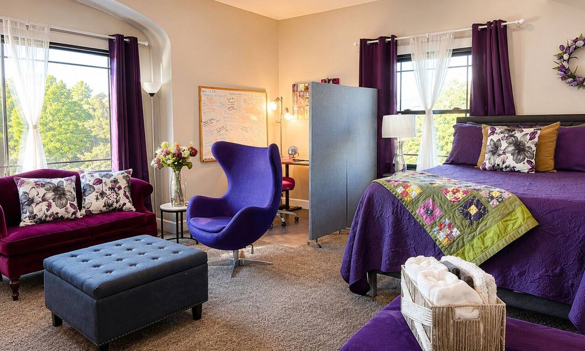 Mapleton/Fall Creek House | QUIET PURPLE PEACE RETREAT CLOSE TO DOWNTOWN INDY – WOMEN ONLY - SAFE & SECURE