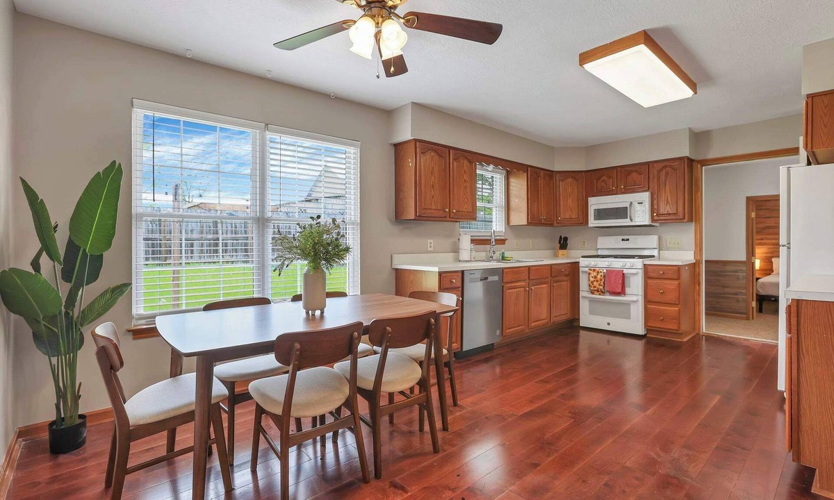 Johnstown House | Quiet Ranch Retreat for Work Crews & Families Johnstown, OH
