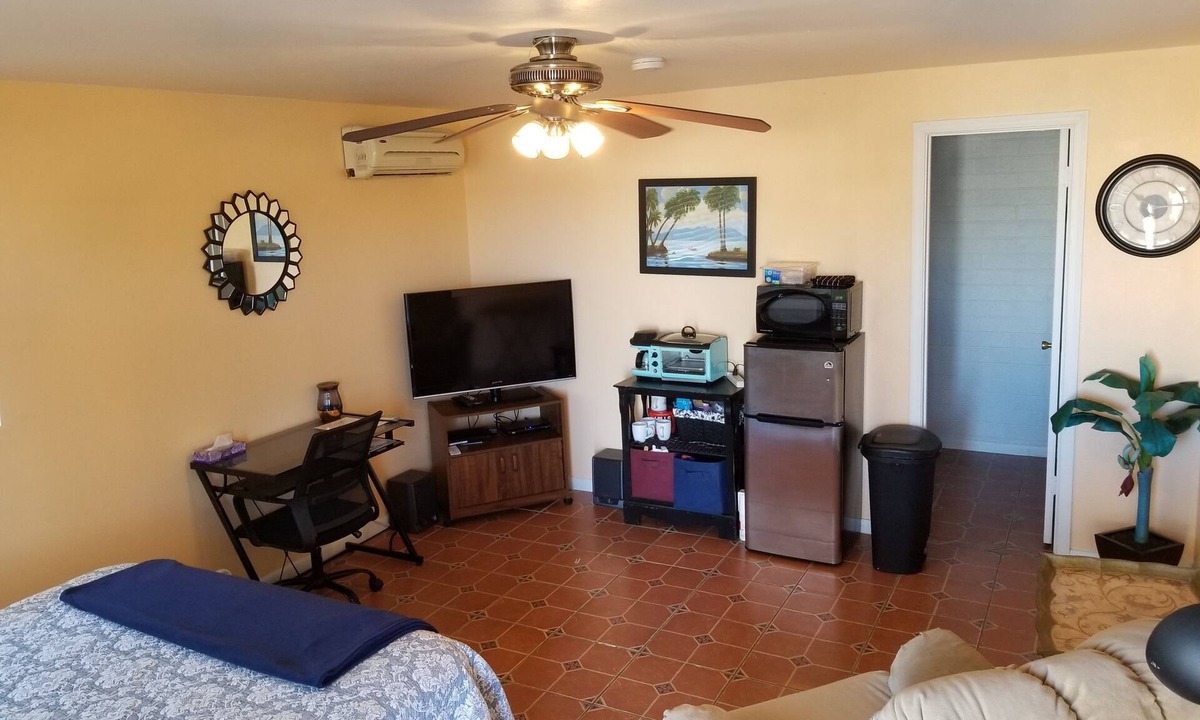 Lake Havasu City House | Quite studio with RV parking