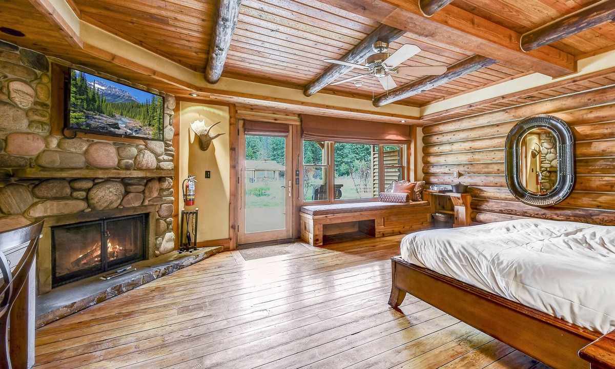 Gallatin Gateway Hotel | Rainbow Ranch Lodge