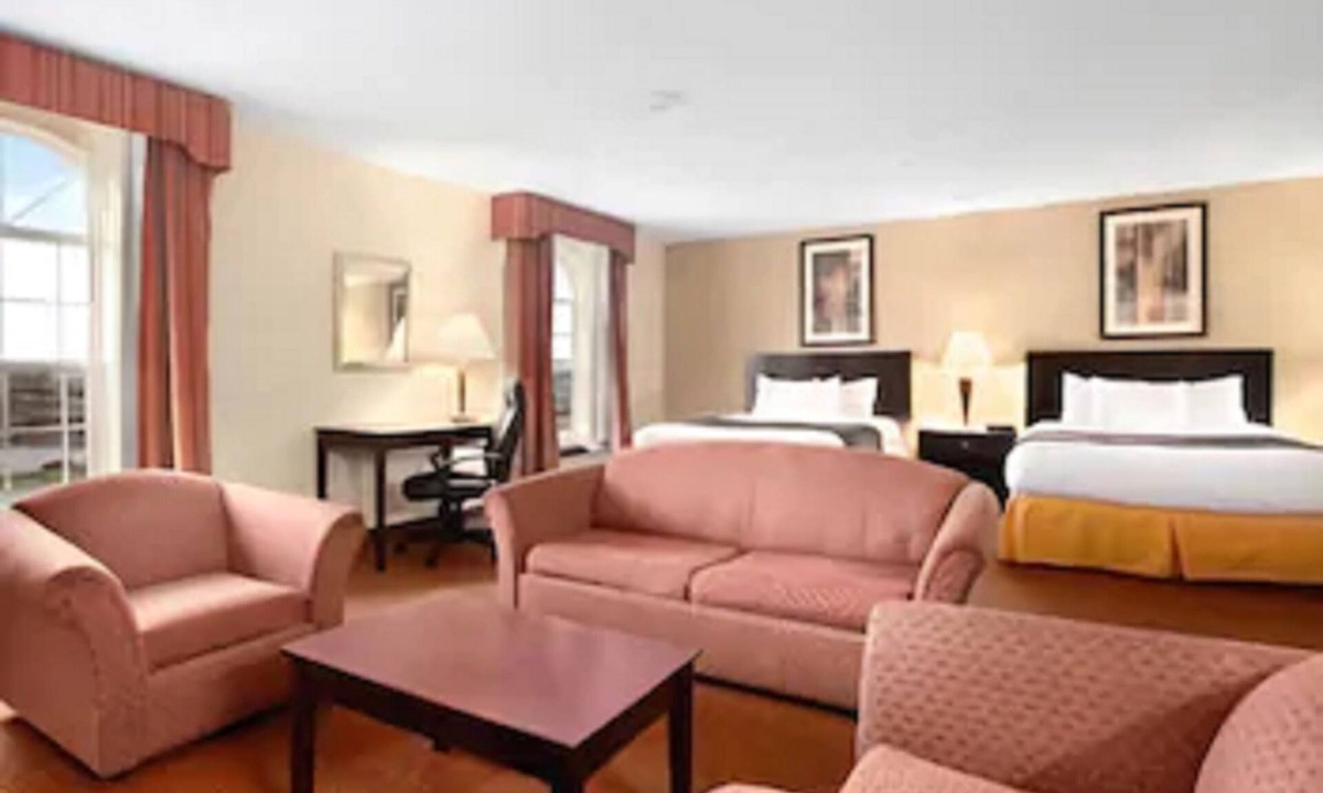 Elizabethtown Hotel | Ramada by Wyndham Elizabethtown