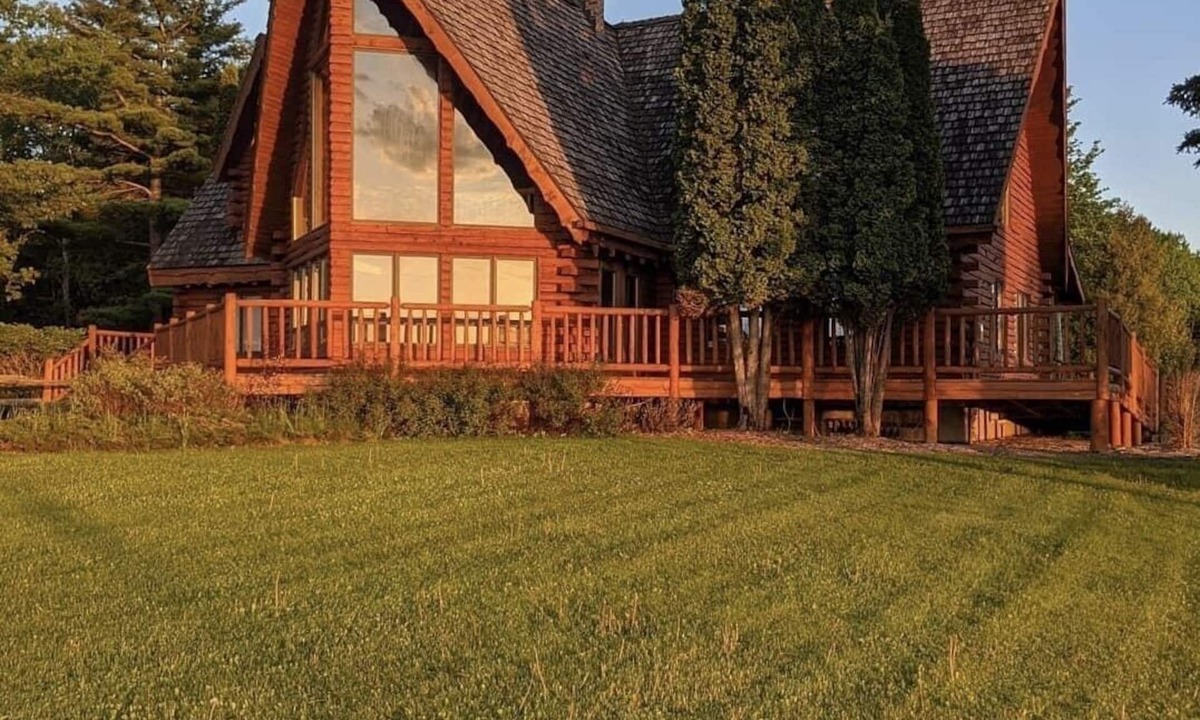 Rapid River Cabin | Rapid River Rustic Lodge, with plenty of space!