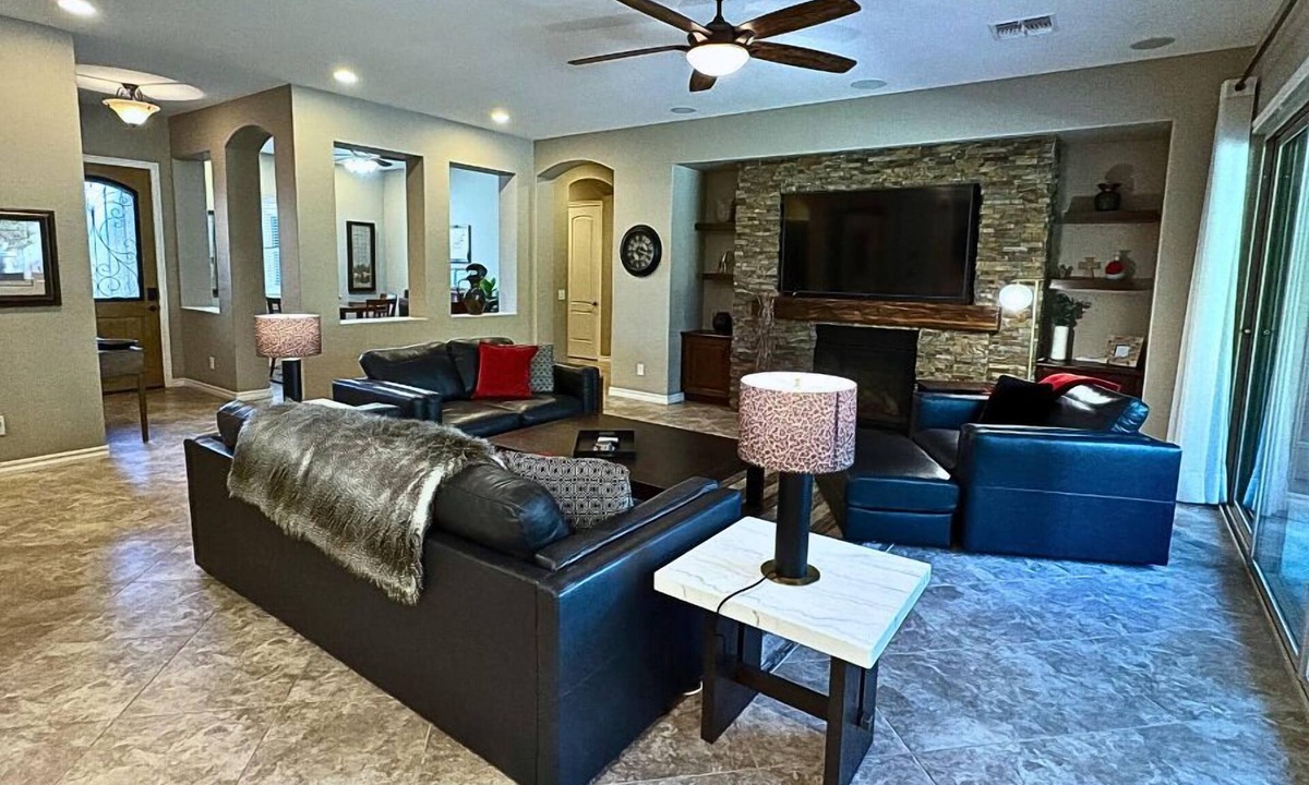 Queen Creek House | Raven Landing 4/4 with Spa and Backyard