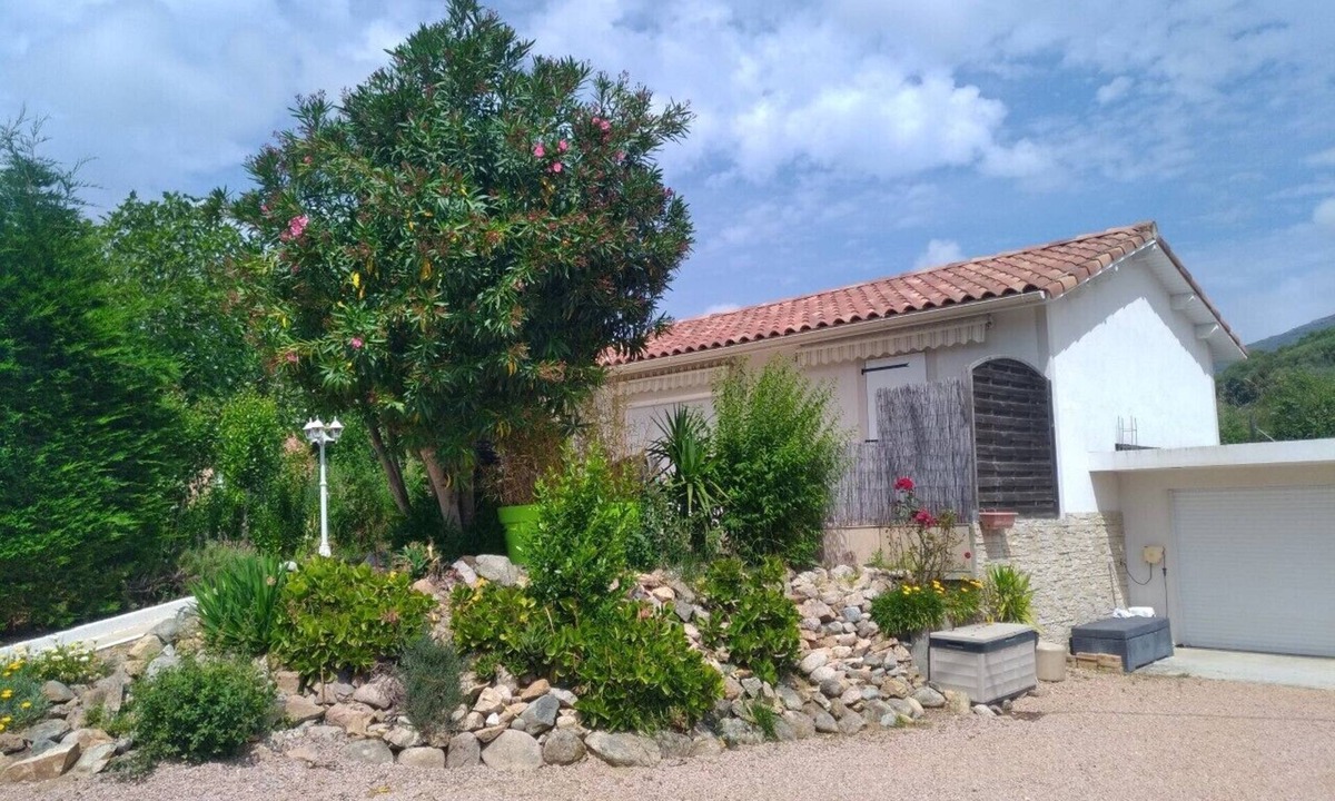 Afa House | Recent air-conditioned house 45m2 in AFA