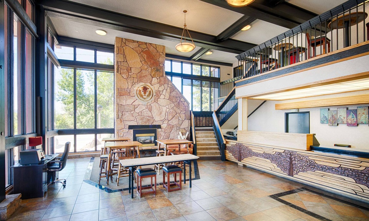 Heart of Missoula Hotel | Red Lion Inn & Suites Missoula
