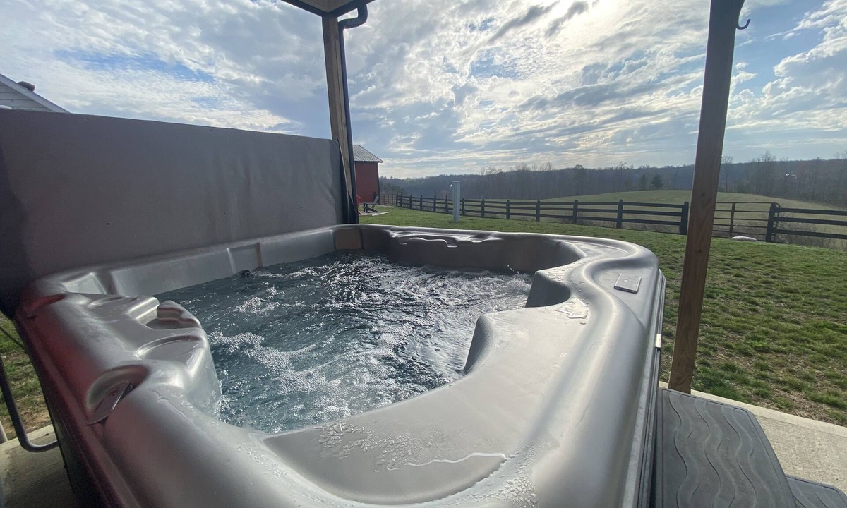 Denniston House | Red River Ranch Retreat- HOT TUB, Views, Pond- Near RRG