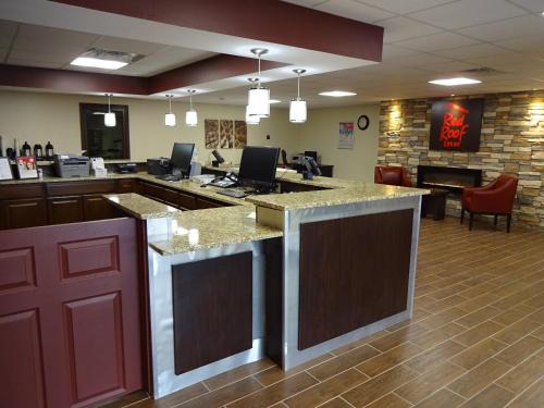 Castleton Hotel | Red Roof Inn Indianapolis - Castleton