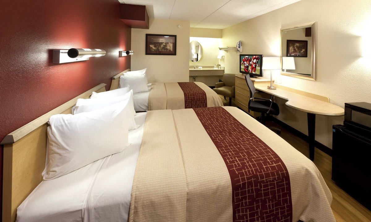 Buechel Hotel | Red Roof Inn Louisville East - Hurstbourne