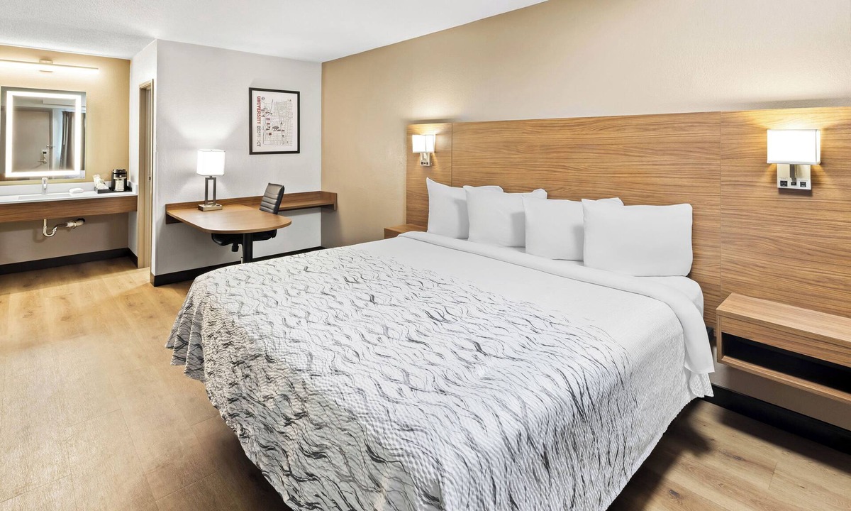 Columbus Hotel | Red Roof Inn PLUS+ Columbus-Ohio State University OSU