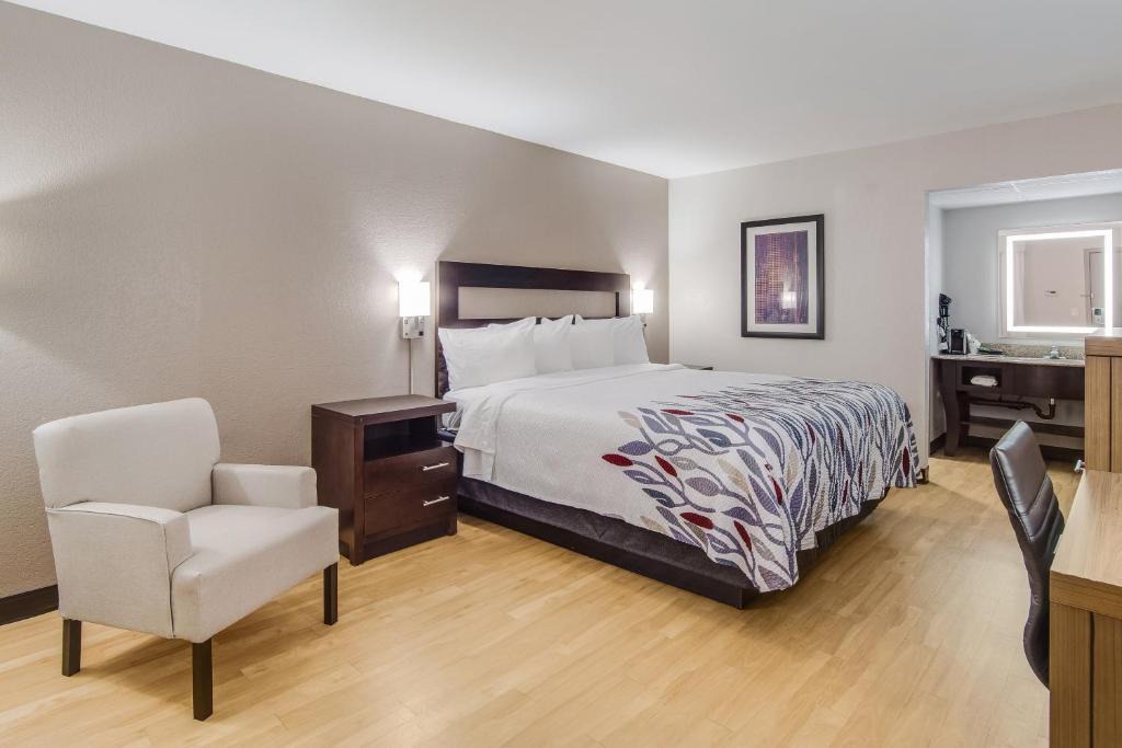 St. George Hotel | Red Roof Inn St George, SC